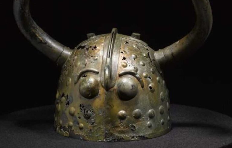 did vikings really wear horned helmets spoiler alert nope