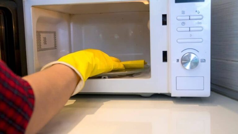 how can you effortlessly achieve pristine cleanliness with your microwave